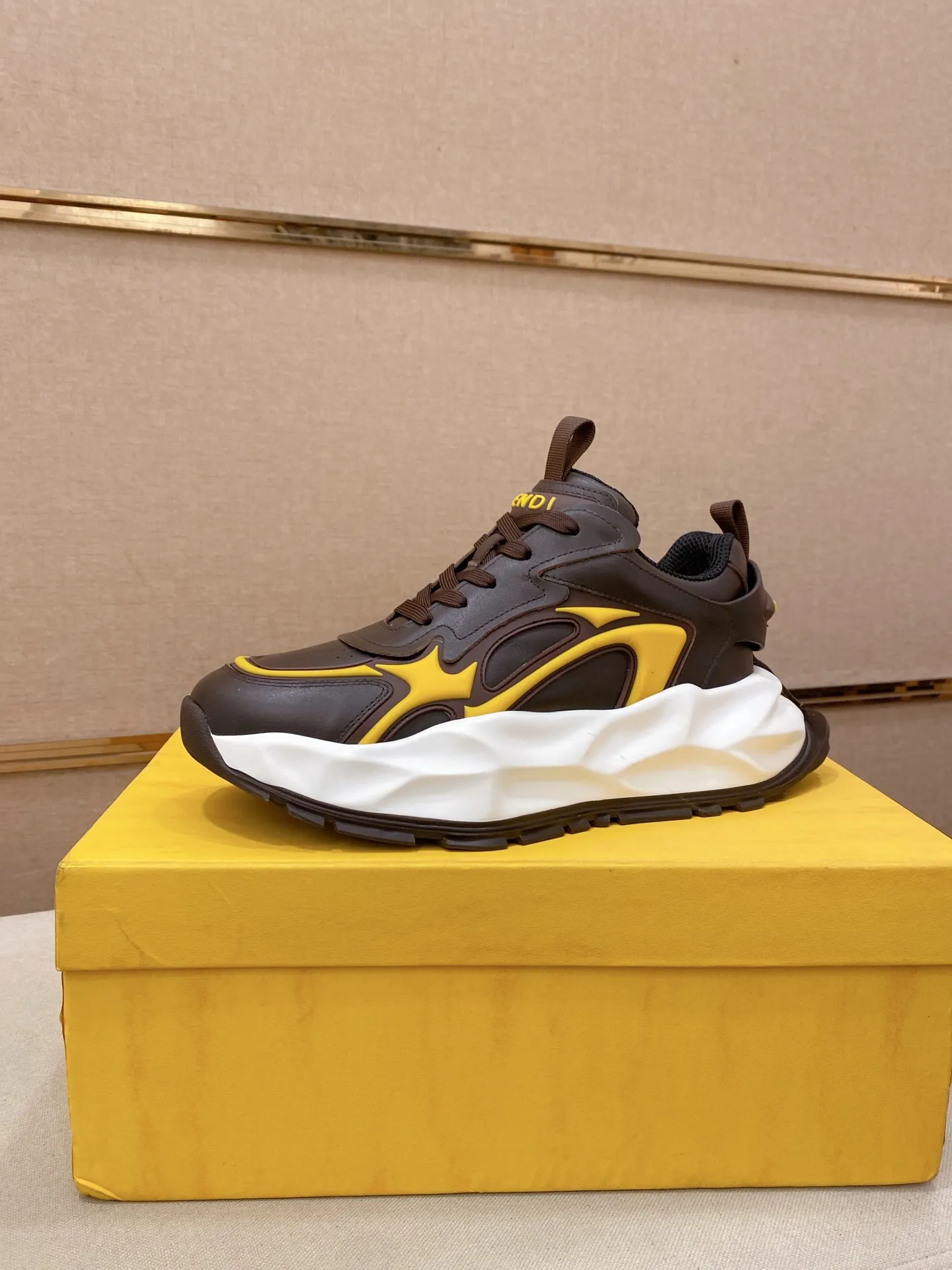 Factory price 580💰 FENDI new model (Fendi) official website 1:1 copy 👊🏻Upper 🇮🇹Imported cowhide🇩🇪Inside imported breathable mesh lining. The original outsole is molded to reflect the identity of every man, and the upper foot is elegant and stable🚶🏻🚶🏻The high-end custom counter original replica📯The shoe last remains unchanged regardless of wind and rain, and can withstand the verification of time🔍️,🔵 Size: 39-45. Can be customized 38-46 non-refundable and non-exchangeable!